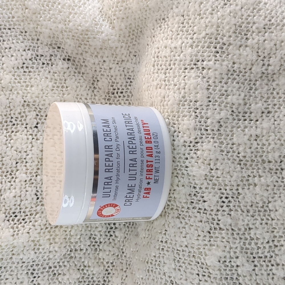 First Aid Beauty Ultra Repair Cream, 113g/4.0oz - Picture 9 of 9